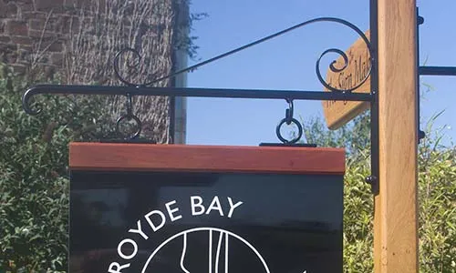 Scroll Top Hanging Bracket