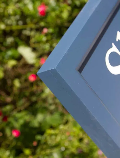 Close-up of the edge