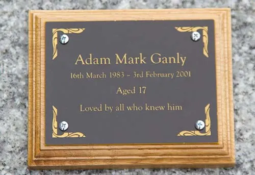 Engraved memorial plaque in lots of colours Engraved Memorial Plaque