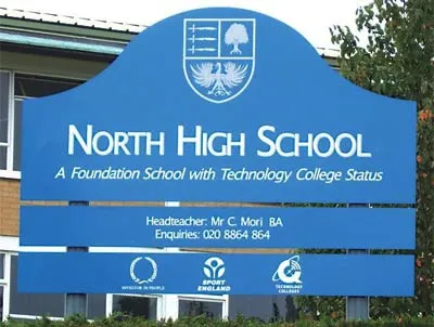 arch top aluminium sign on posts