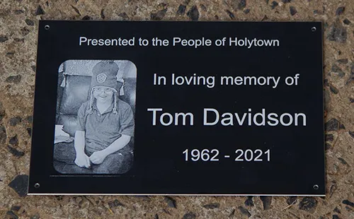 Black anodised aluminium is very long lasting. Black Aluminium Memorial Plaque