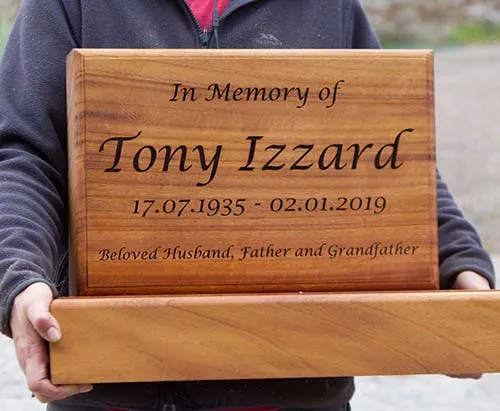 title here Upright Wooden Memorial on Base