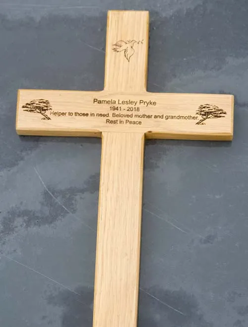 Oak Memorial Cross