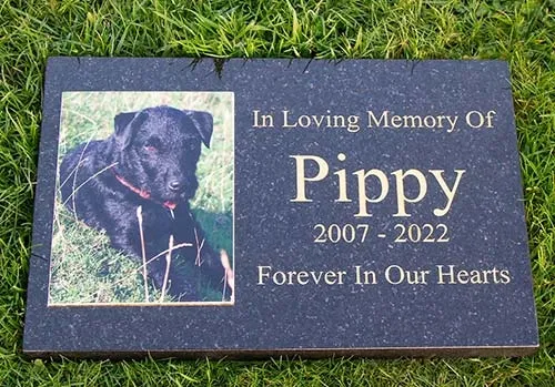 Photos can be insered into the granite Granite Memorial with Photo