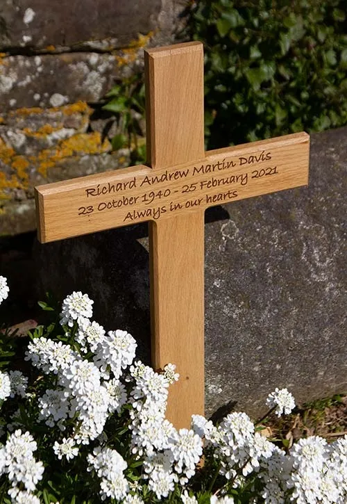 Oak Memorial Cross